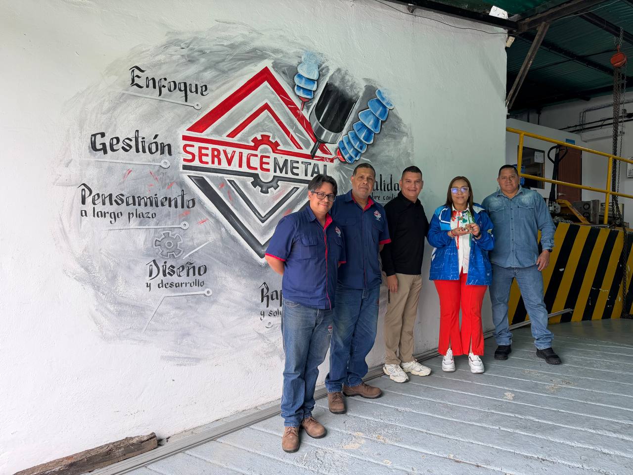 Imagen de FUVIDIT inspecciona avances en la fabricación nacional de péndolas junto a Service Metal